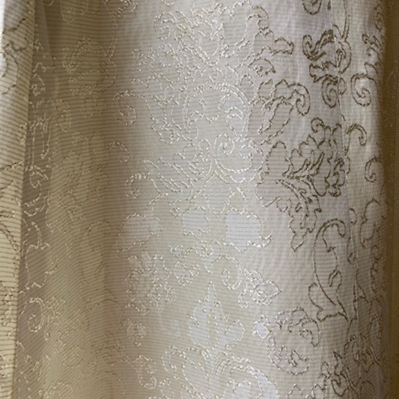 Vintage Ivory Satin Wedding Gown - Picture 8 of 16